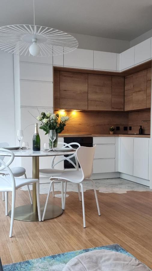 Au 53, Sous Le Chartil Apartment Reims Bagian luar foto